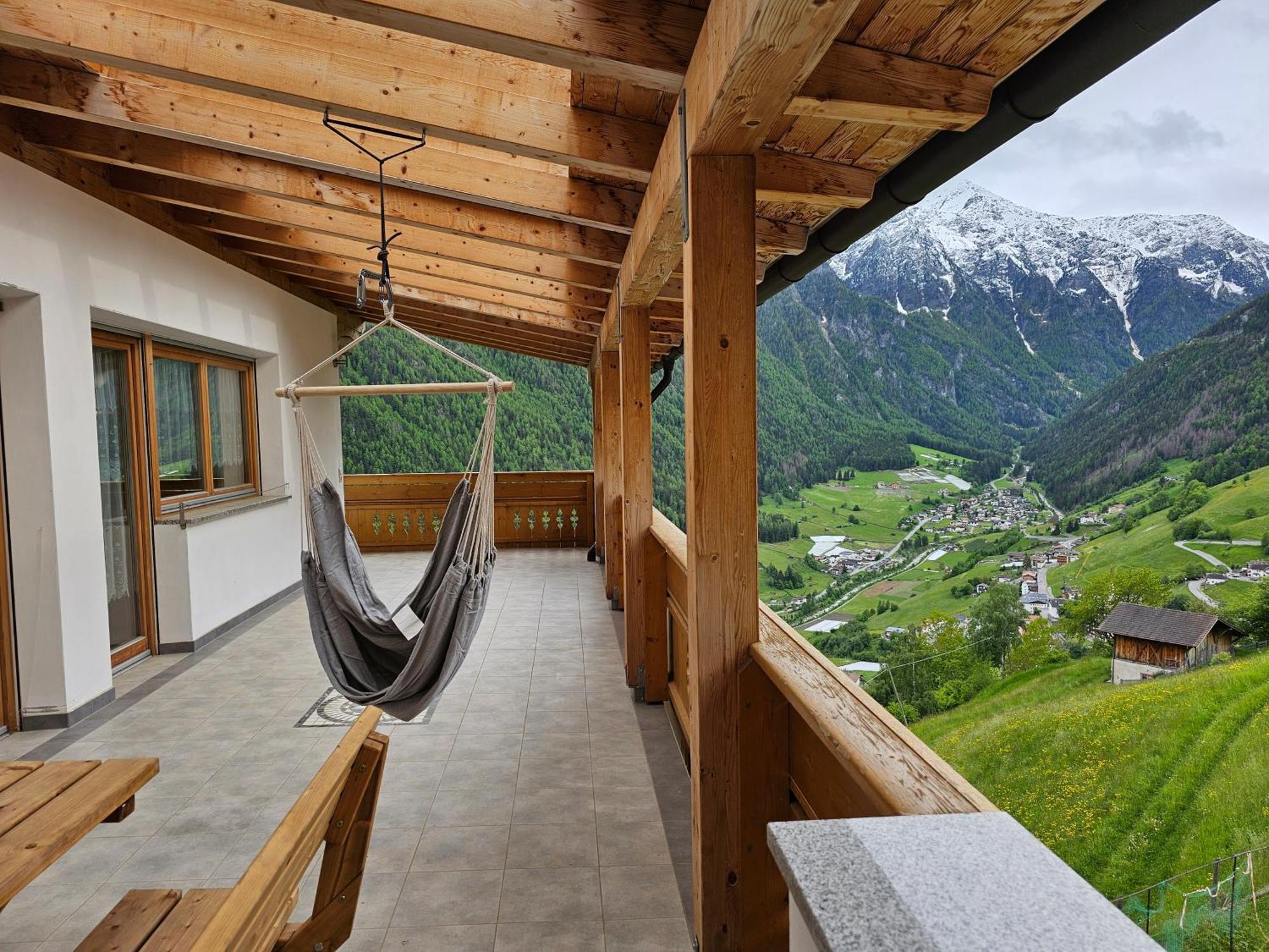 Alpenblick Lodge Tscholl Martello Exterior photo