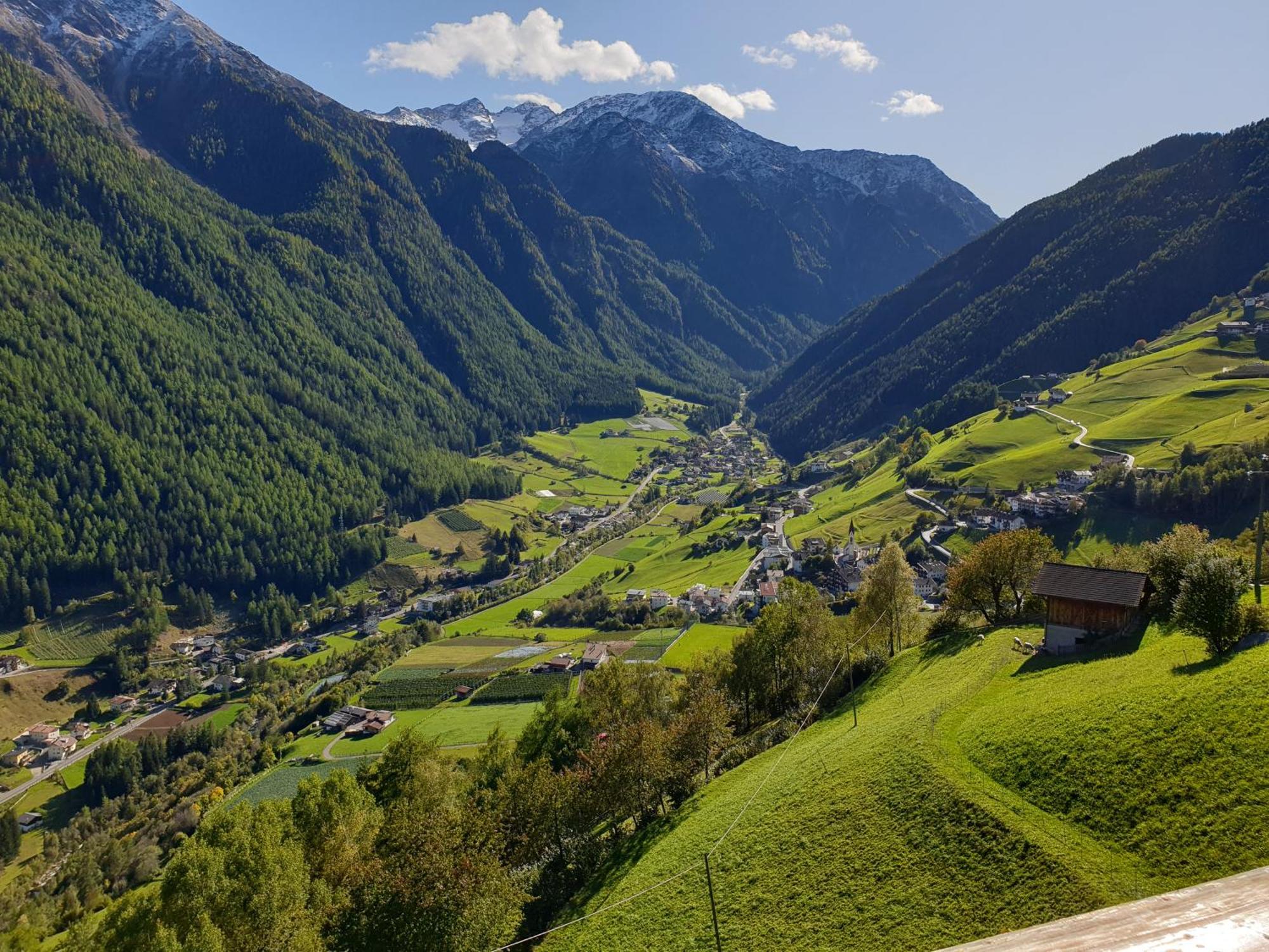 Alpenblick Lodge Tscholl Martello Exterior photo