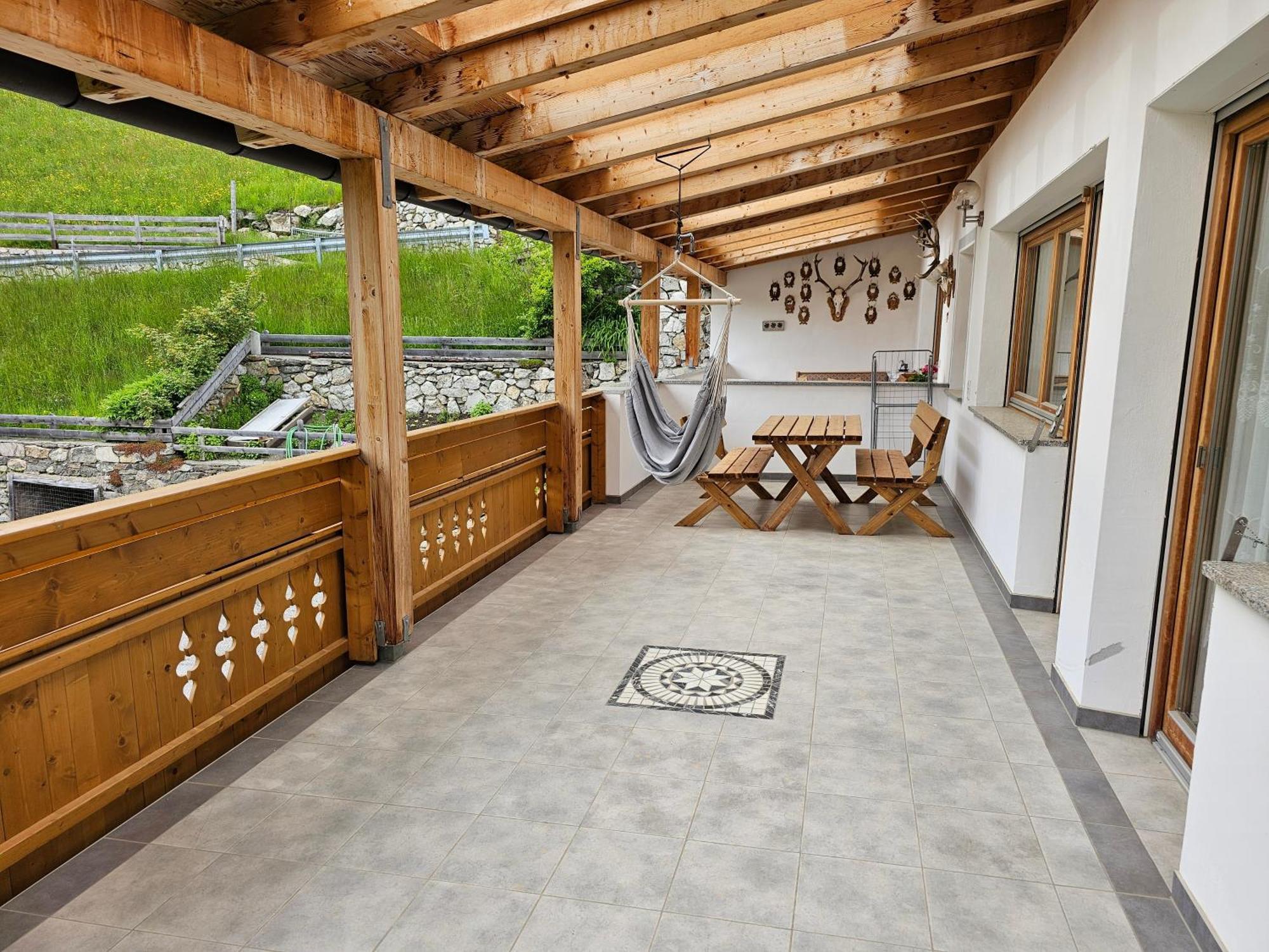 Alpenblick Lodge Tscholl Martello Exterior photo