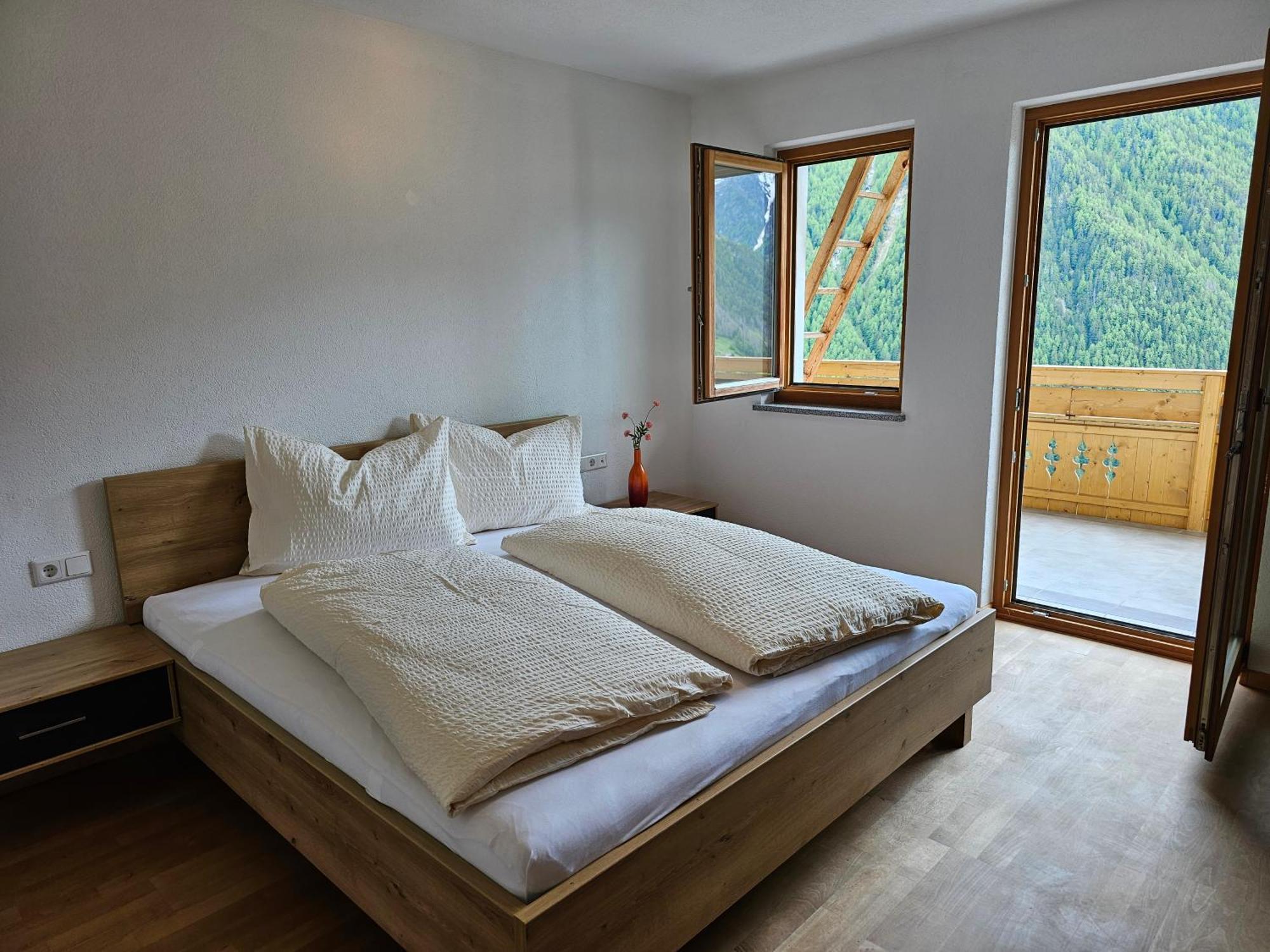 Alpenblick Lodge Tscholl Martello Exterior photo